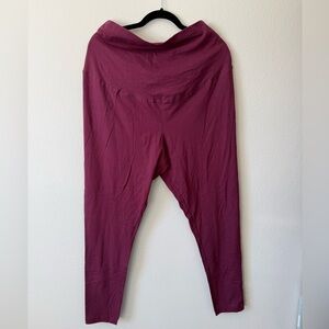 NWT Old Navy Maternity XL Dark Mauve Leggings